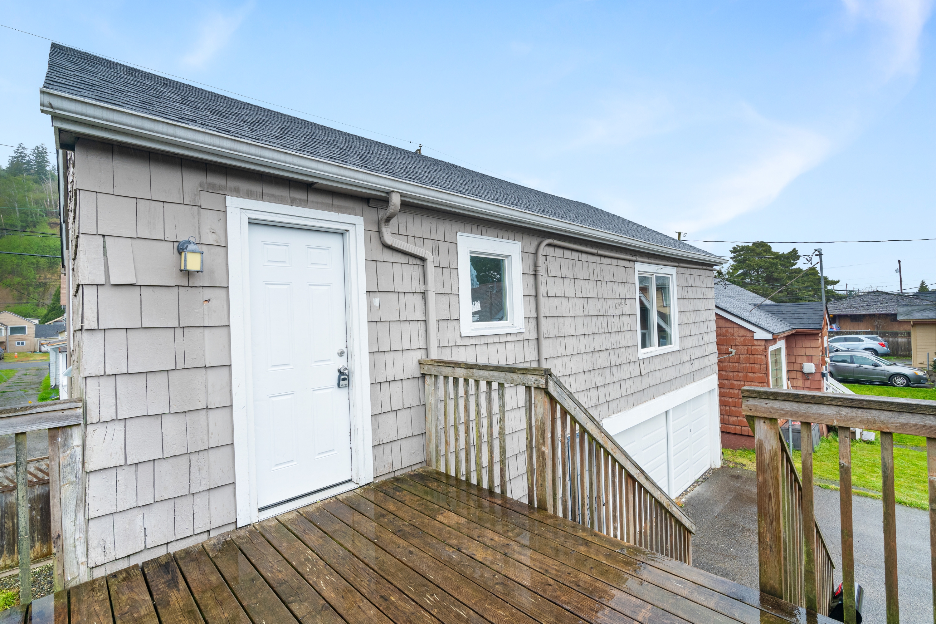 2515 1/2 Sumner Avenue - 2